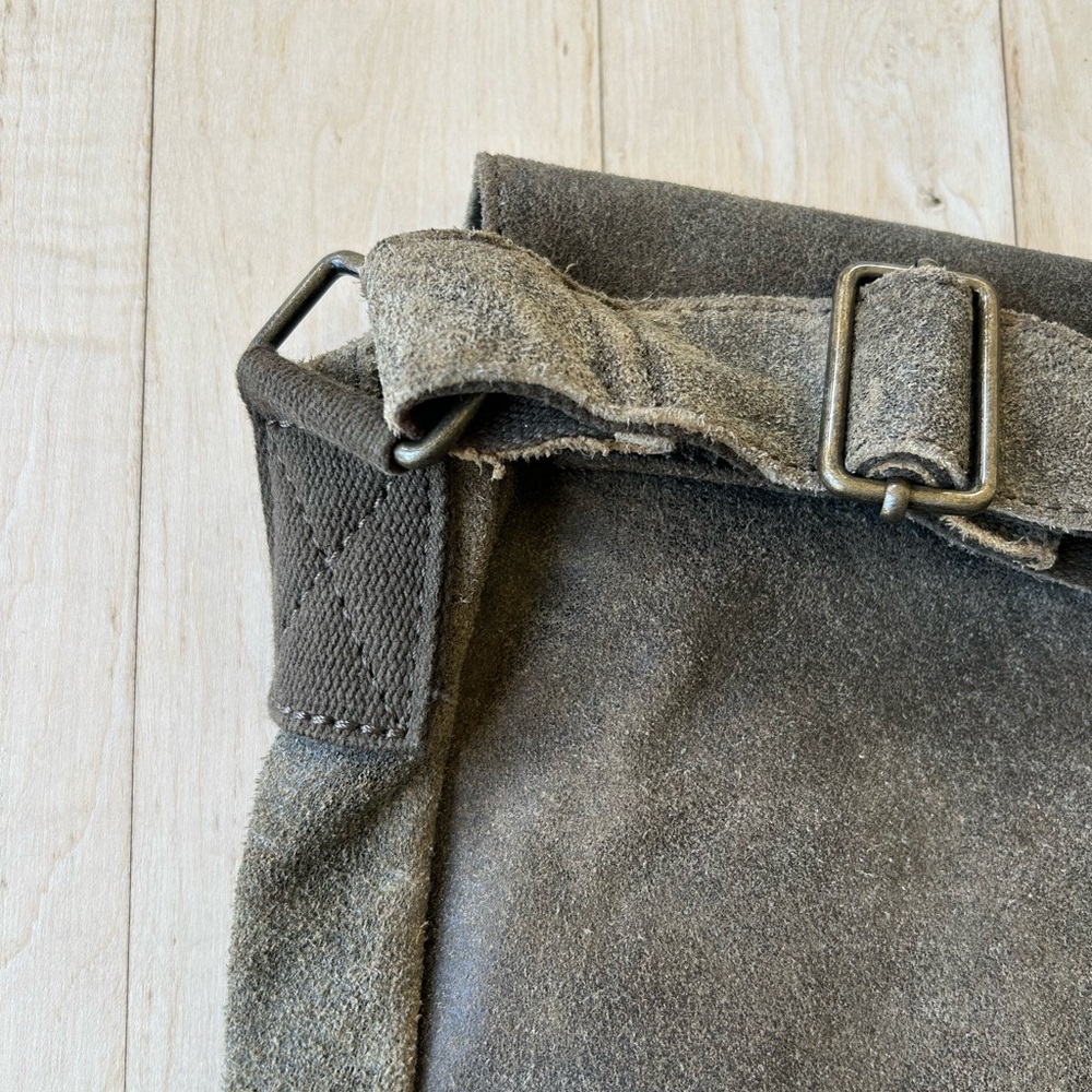 Distressed Leather Army Brown/Green Flap Messenger Bag - Picture 6 of 8
